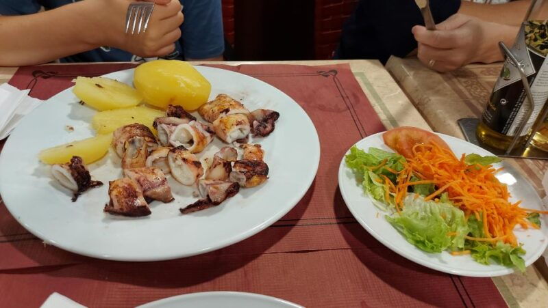 private-tour-to-nazare-alcobaca-giant-waves-and-monastery