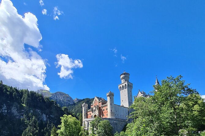 private-tour-to-neuschwanstein-linderhof-castle-with-lunch-2