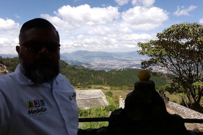 private-tour-to-pablos-prison-plain-package