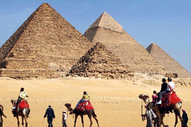 Private Tour To Pyramids of Giza Memphis Saqqara With Lunch - Detailed Breakdown of the Tour Experience