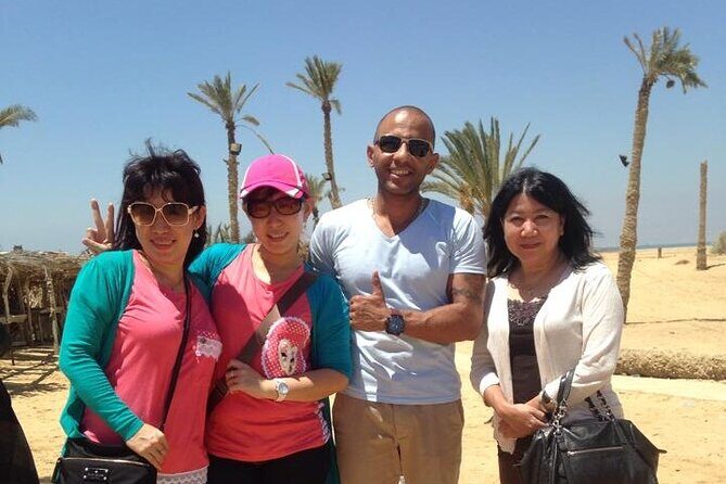 private tour to pyramids, sphinx, Egyptian museum , Local lunch - Key Points