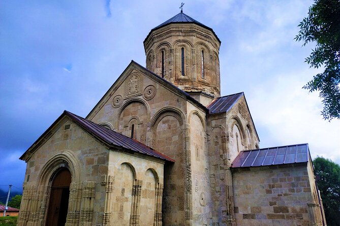 private-tour-to-racha-from-tbilisi-with-medieval-churches-wine-tasting-lunch