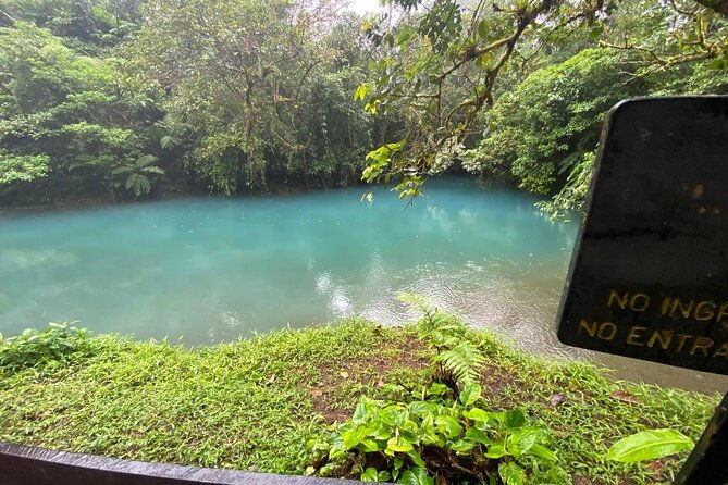 private-tour-to-rio-celeste-hike-and-flavors-of-costa-rica
