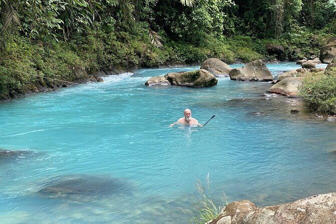 private-tour-to-rio-celeste-hike-and-flavors-of-costa-rica