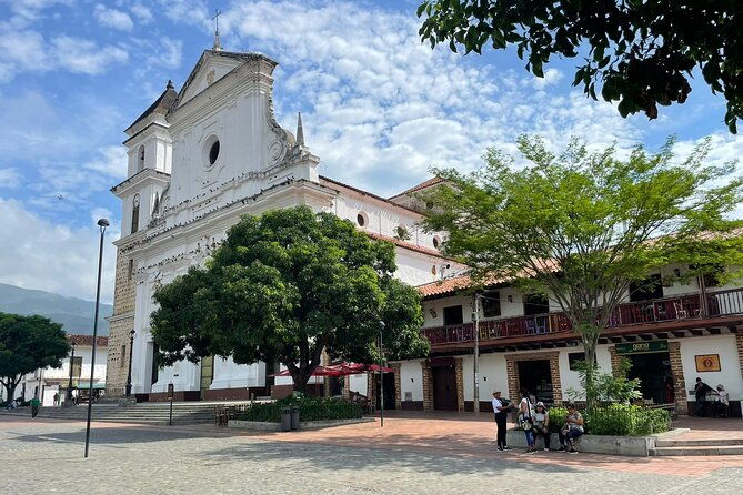private-tour-to-santa-fe-de-antioquia-town-coffee-farm