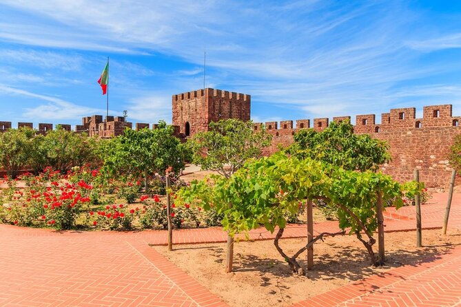private-tour-to-silves-castle-old-town-stop-at-chapel-of-bones