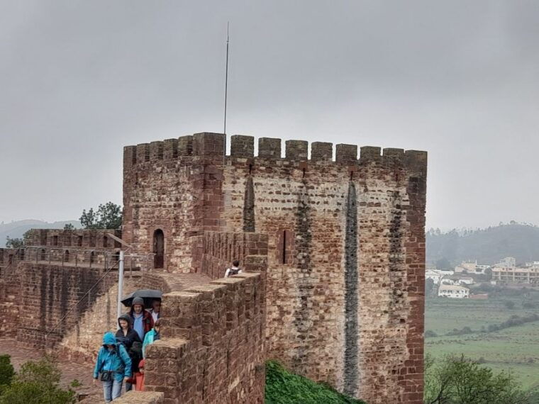 private-tour-to-silves-castle-whith-algarvian-wine-tasting