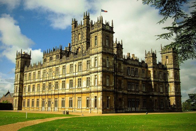 private-tour-to-stonehenge-and-highclere-castle-downton-abbey