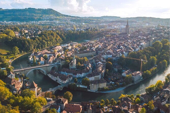 private-tour-to-swiss-capital-castles-lakes-by-car-from-zurich