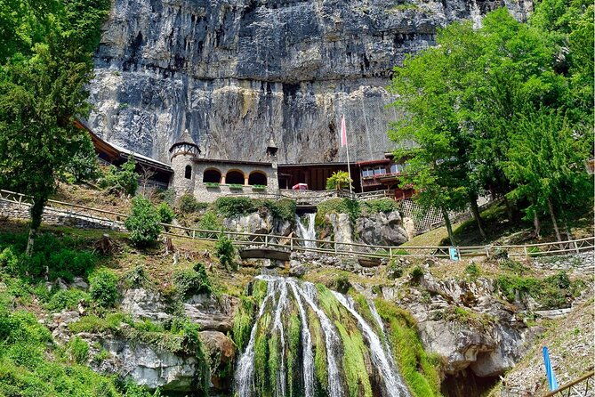 private-tour-to-swiss-capital-castles-lakes-by-car-from-zurich