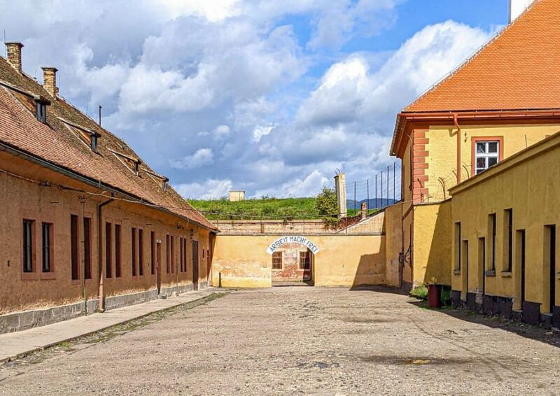 private-tour-to-terezin-concentration-field