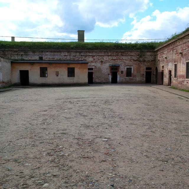 private-tour-to-terezin-concentration-field