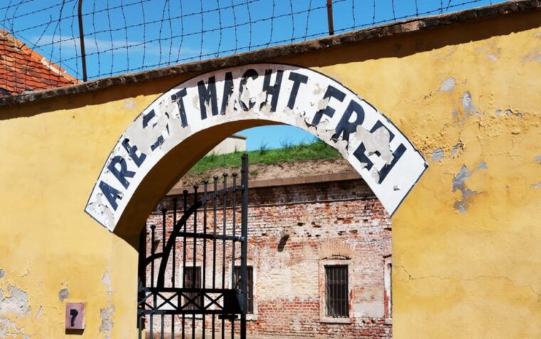 private-tour-to-terezin-concentration-field
