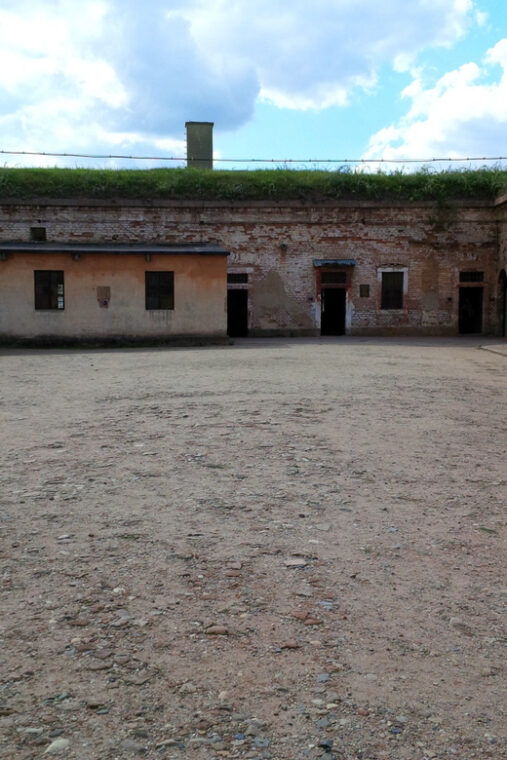 private-tour-to-terezin-concentration-field