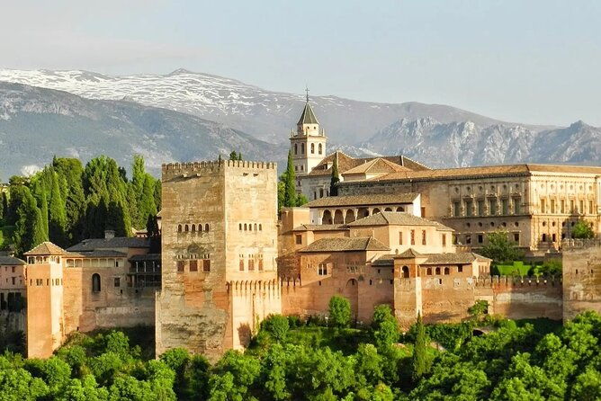 private-tour-to-the-alhambra-and-generalife-from-malaga