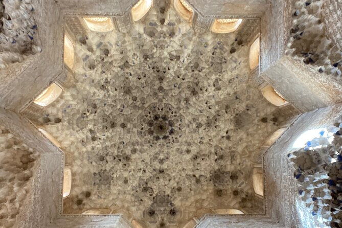 private-tour-to-the-alhambra-and-generalife-from-malaga