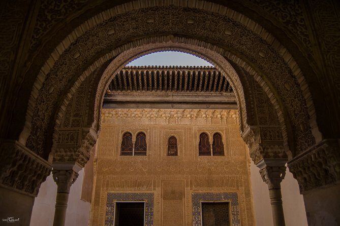 Private Tour to The Alhambra with Nasrid Palaces in Granada - Key Points