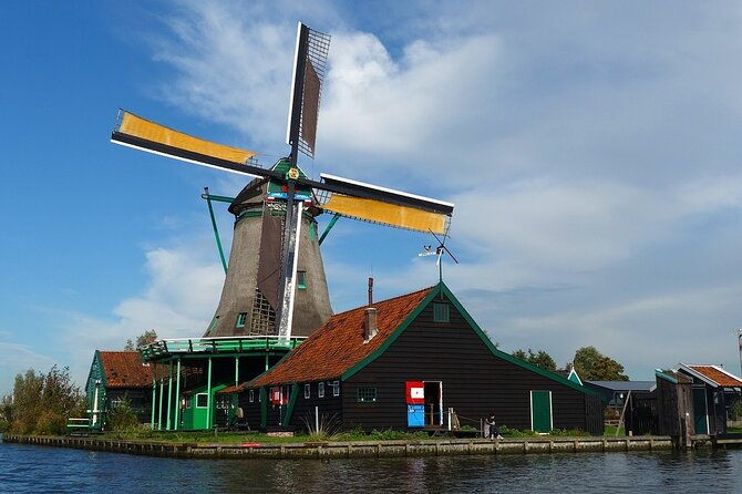 private-tour-to-the-windmills-cheese-and-clogs-and-volendam-from-amsterdam