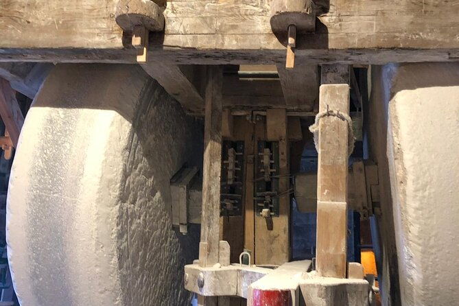 private-tour-to-the-windmills-cheese-and-clogs-and-volendam-from-amsterdam