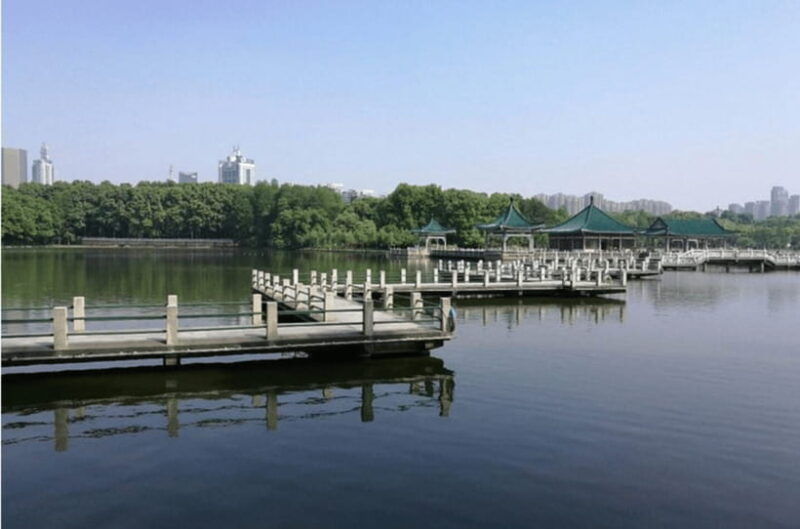 private-tour-to-wuhan-yellow-crane-tower-east-lake-by-ferry