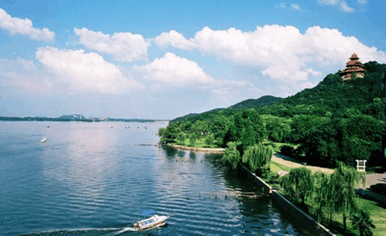 private-tour-to-wuhan-yellow-crane-tower-east-lake-by-ferry