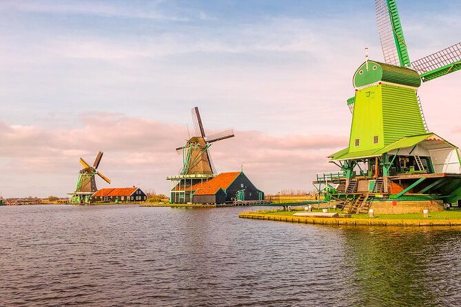 private-tour-to-zaanse-schans-giethoorn-with-renting-boat