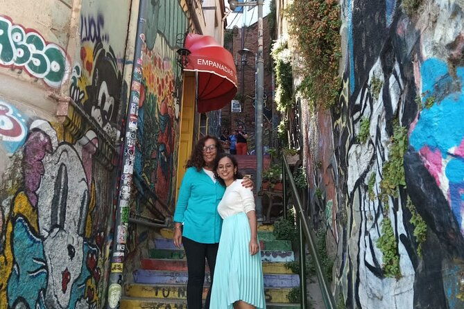 private-tour-valparaiso-and-vina-del-mar-wine-shop-in-white-house