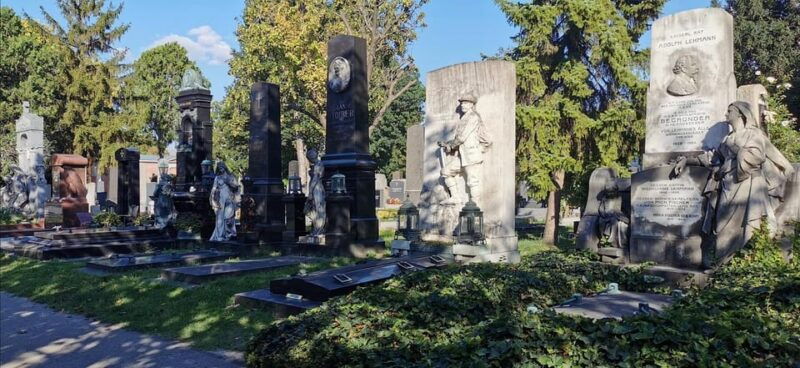 private-tour-vienna-central-cemetery-1st-gate-and-2nd-gate