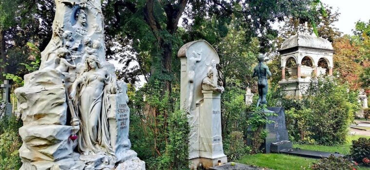 private-tour-vienna-central-cemetery-1st-gate-and-2nd-gate