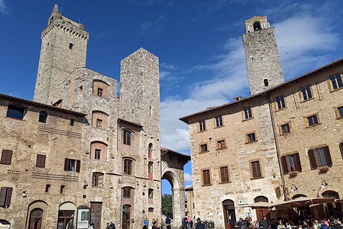 private-tour-volterra-san-gimignano-with-lunch-wine-tasting-experience