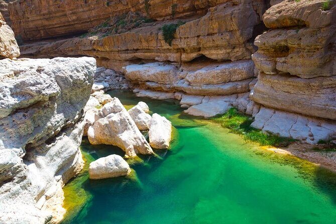 Private Tour Wadi Shab & Sinkhole Tour  Swim, Hike & Explore - Key Points
