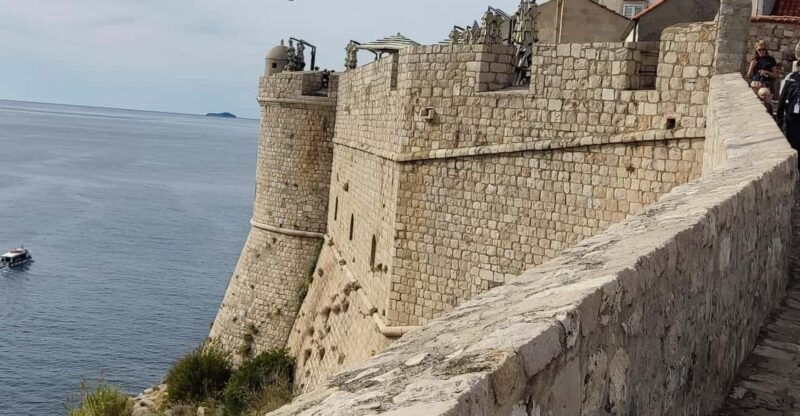 private-tour-walls-exploring-defensive-strategy-and-stories