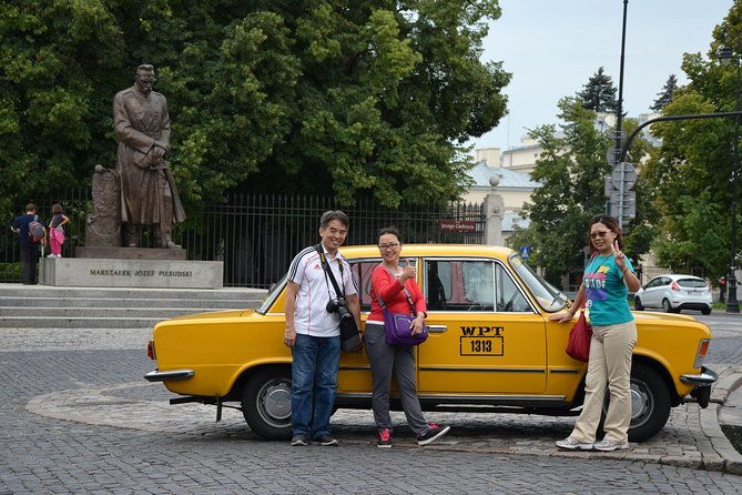 private-tour-warsaw-city-sightseeing-by-retro-fiat