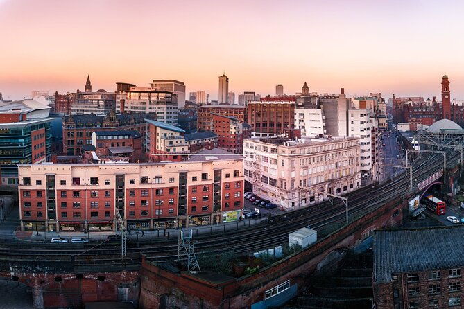 private-tour-with-a-local-guide-in-manchester