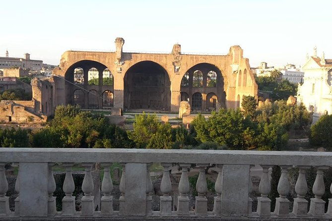 private-tour-with-archaeologist-colosseum-palatine-hill-roman-forum