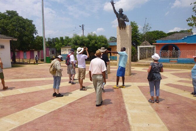 private-tour-with-certified-guide-of-san-basilio-de-palenque
