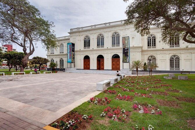 private-tour-with-guide-in-the-museum-of-art-of-lima-mali