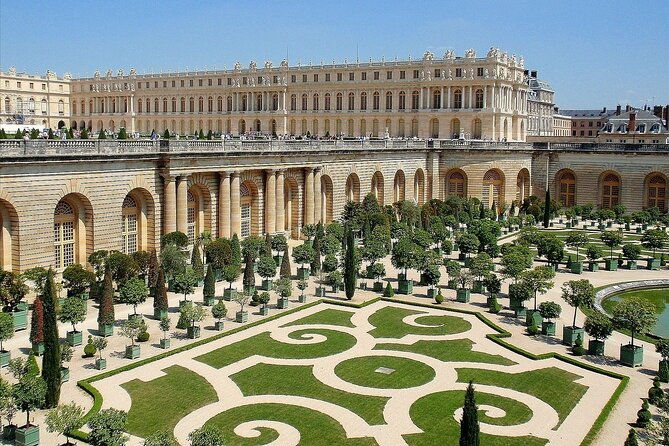 private-tour-with-guide-to-midnight-in-paris-movie-locations