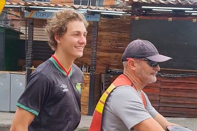 private-tour-with-local-guide-to-favela-da-rocinha