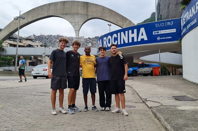 private-tour-with-local-guide-to-favela-da-rocinha