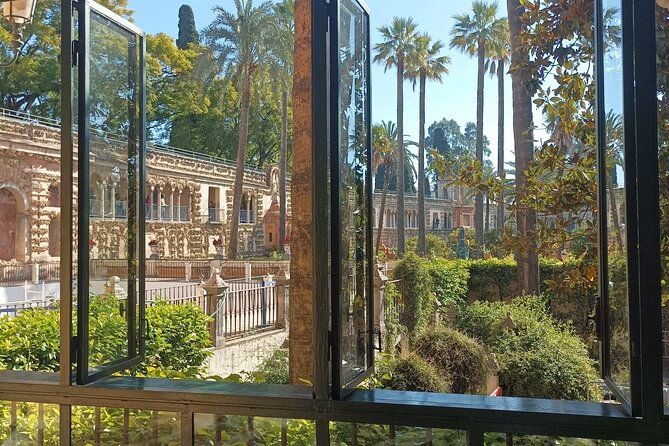 private-tour-with-local-guide-to-know-the-seville-essential