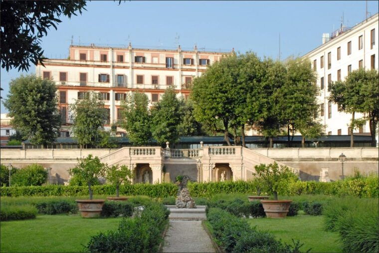 private-tour-with-private-guide-barberini-palace