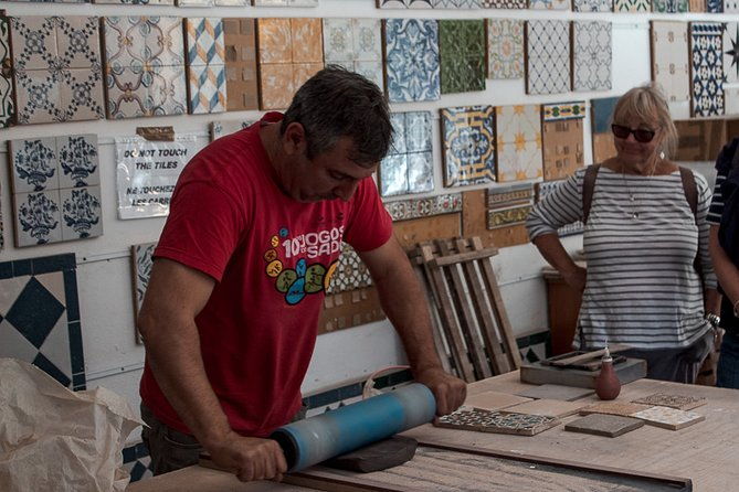 private-tour-with-tiles-workshop-and-national-tile-museum-visit