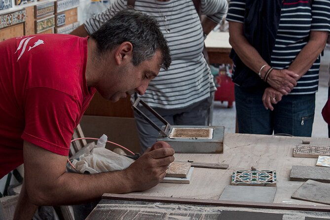 private-tour-with-tiles-workshop-and-national-tile-museum-visit