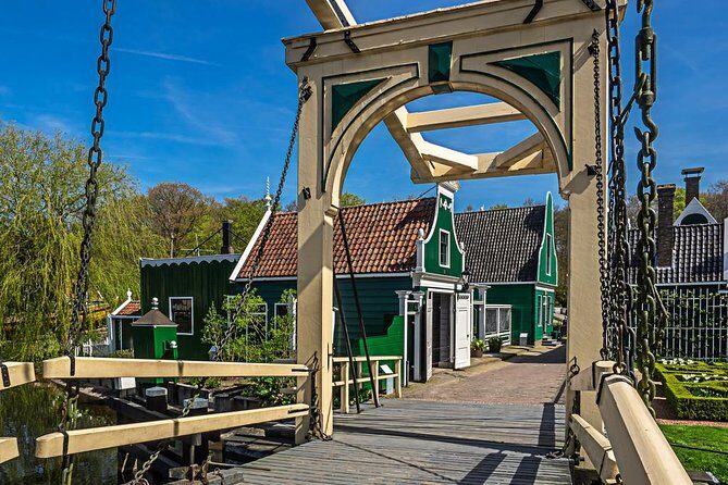 Private Tour Zaanse Schans Windmills and Volendam in Jaguar - Authentic Insights from Travelers