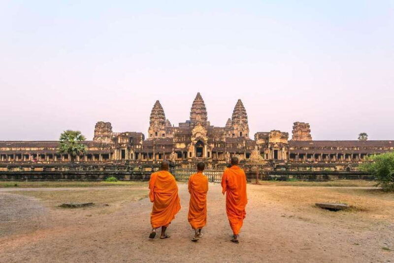 private-tours-angkor-wat-thom-and-small-group-temple