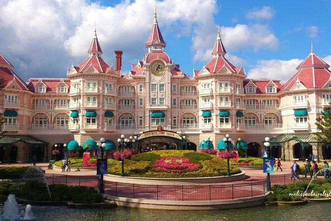 private-transfer-disneyland-to-paris-airport-cdg-by-luxury-van