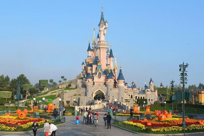 private-transfer-disneyland-to-paris-airport-cdg-by-luxury-van