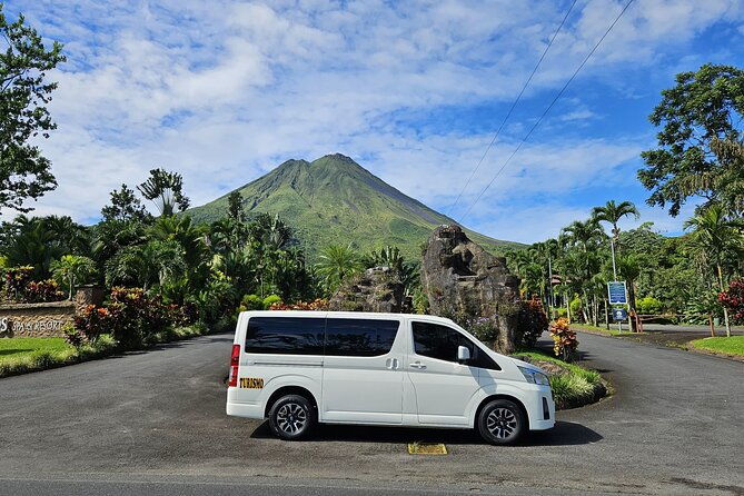 private-transfer-fortuna-to-sjo-airport-from-1-to-6-passengers