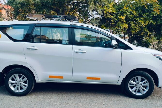 Private transfer from Agra to Varanasi by Car - Key Points